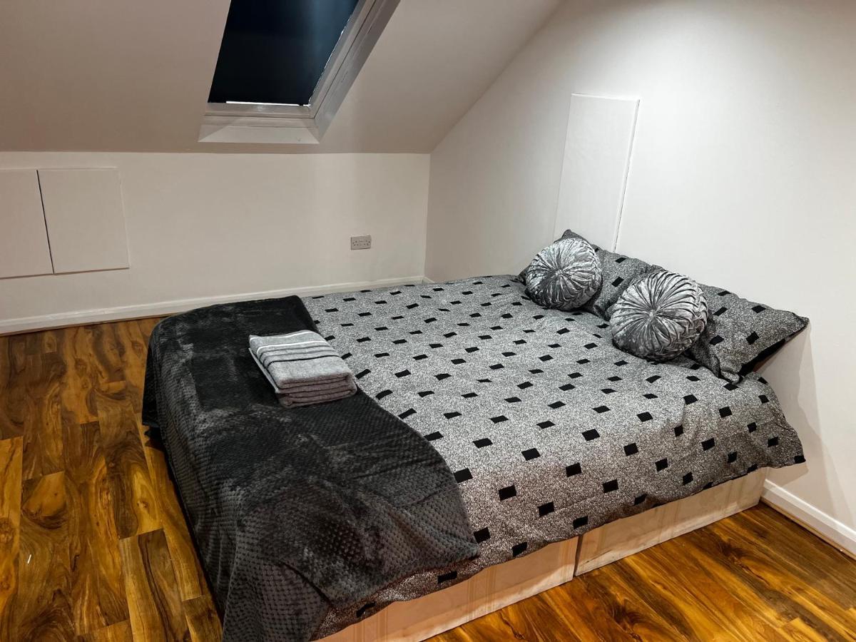 Good Priced Single Rooms In Hayes Northolt  Экстерьер фото