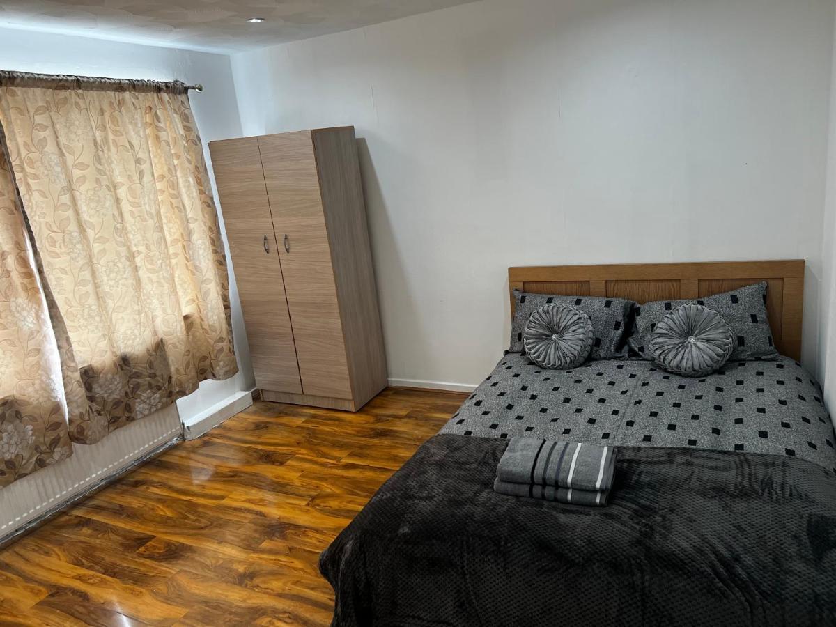 Good Priced Single Rooms In Hayes Northolt  Экстерьер фото