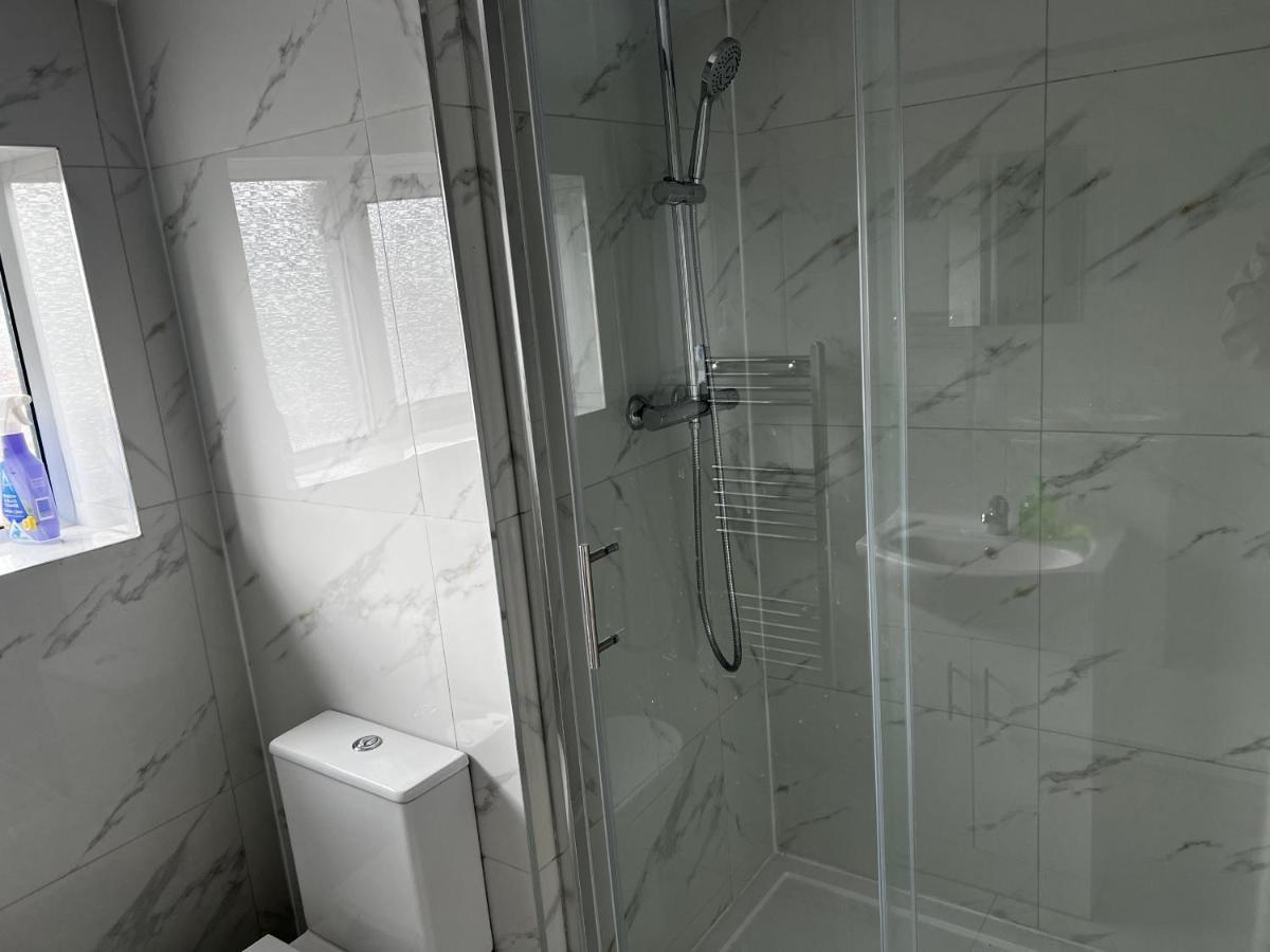 Good Priced Single Rooms In Hayes Northolt  Экстерьер фото