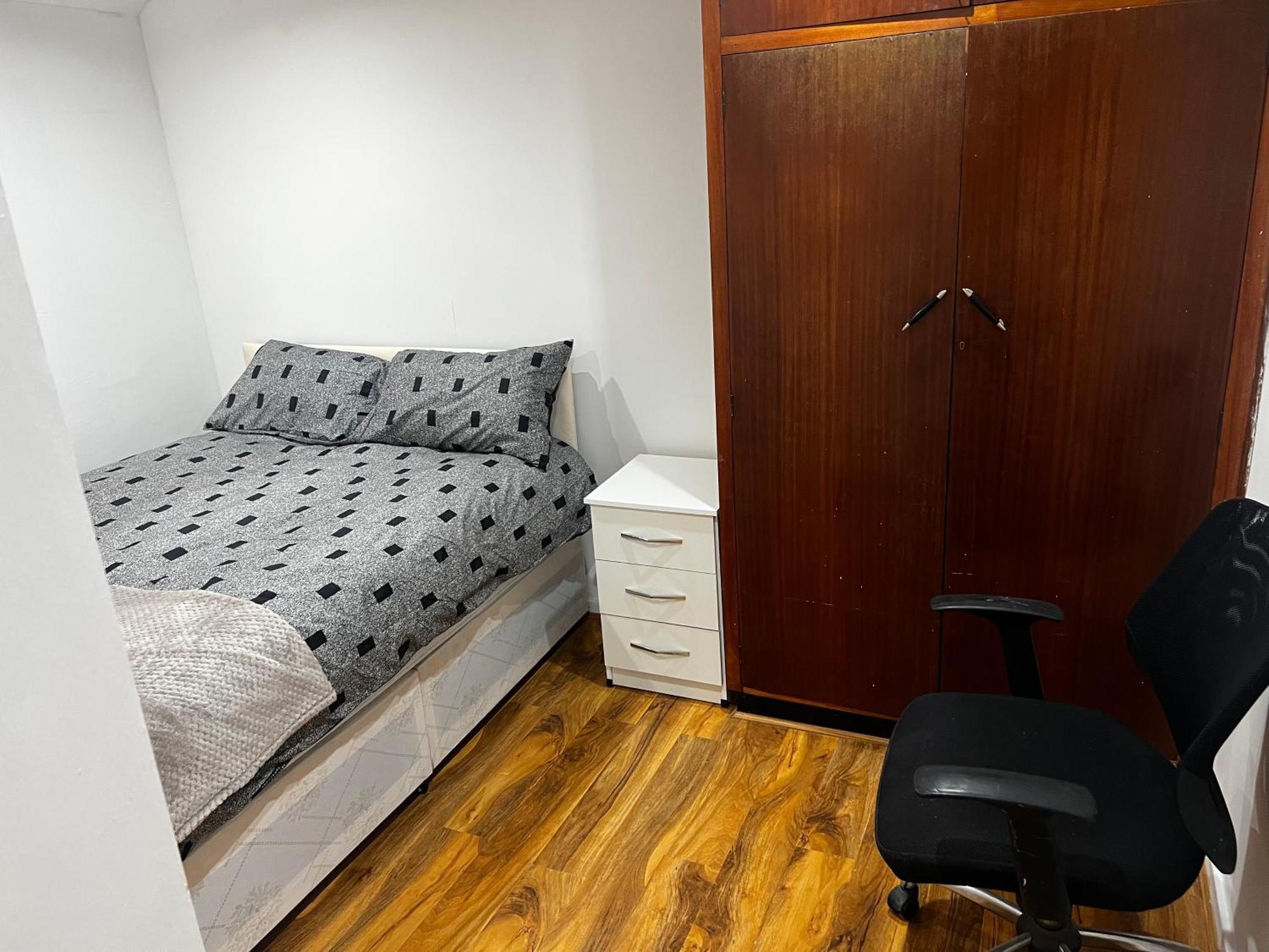 Good Priced Single Rooms In Hayes Northolt  Экстерьер фото