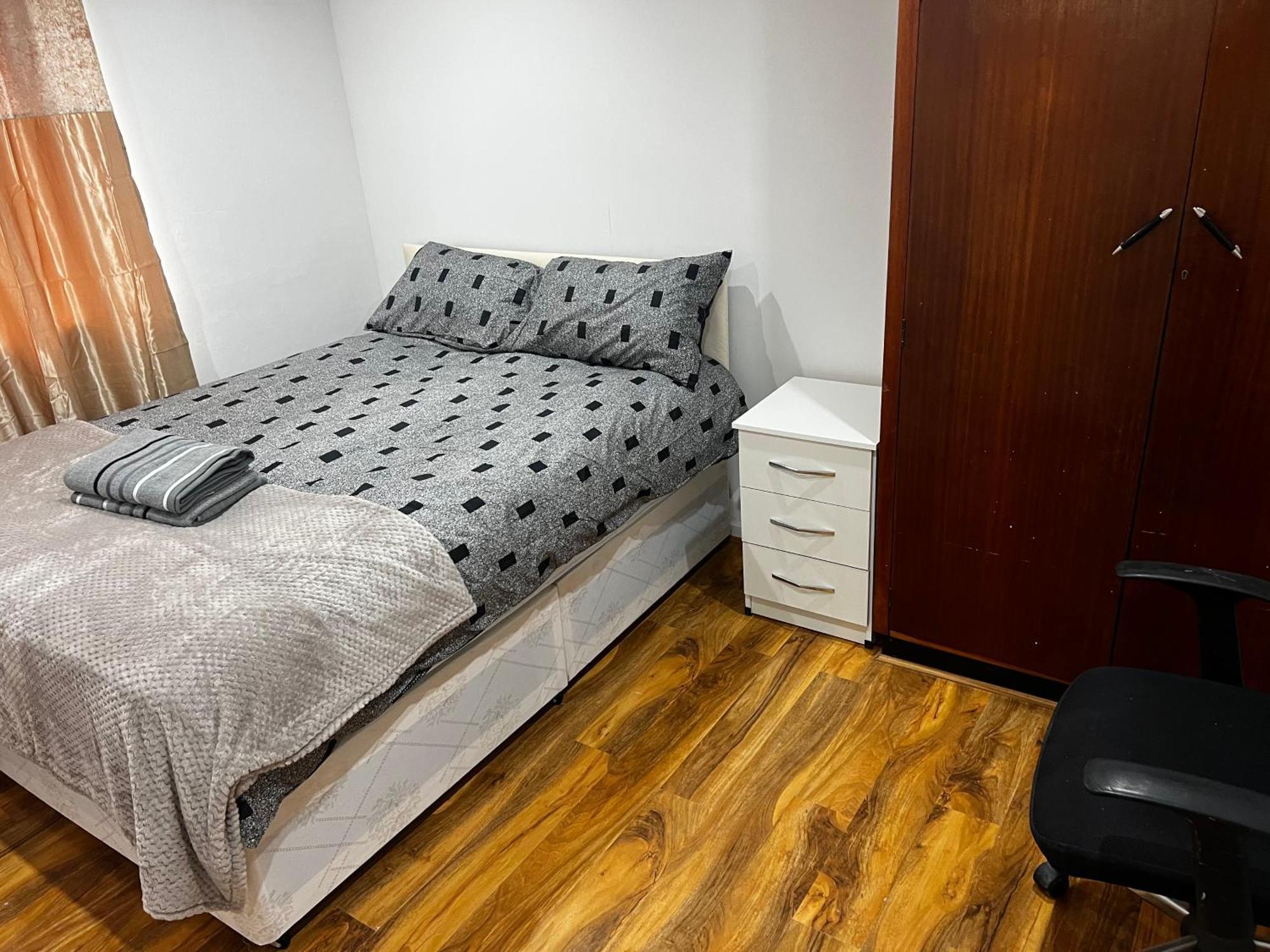 Good Priced Single Rooms In Hayes Northolt  Экстерьер фото